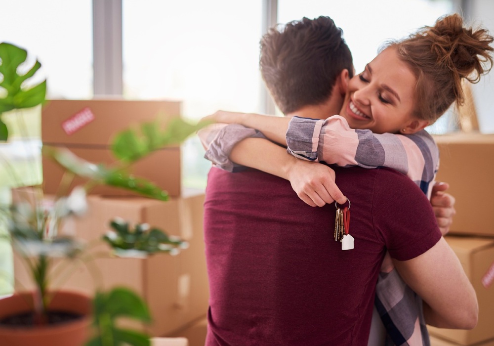 Pareja comprando nueva casa